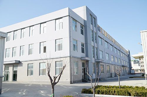 公司本著以人為本、誠信待人的理念，培養(yǎng)造就了一批專業(yè)人員
